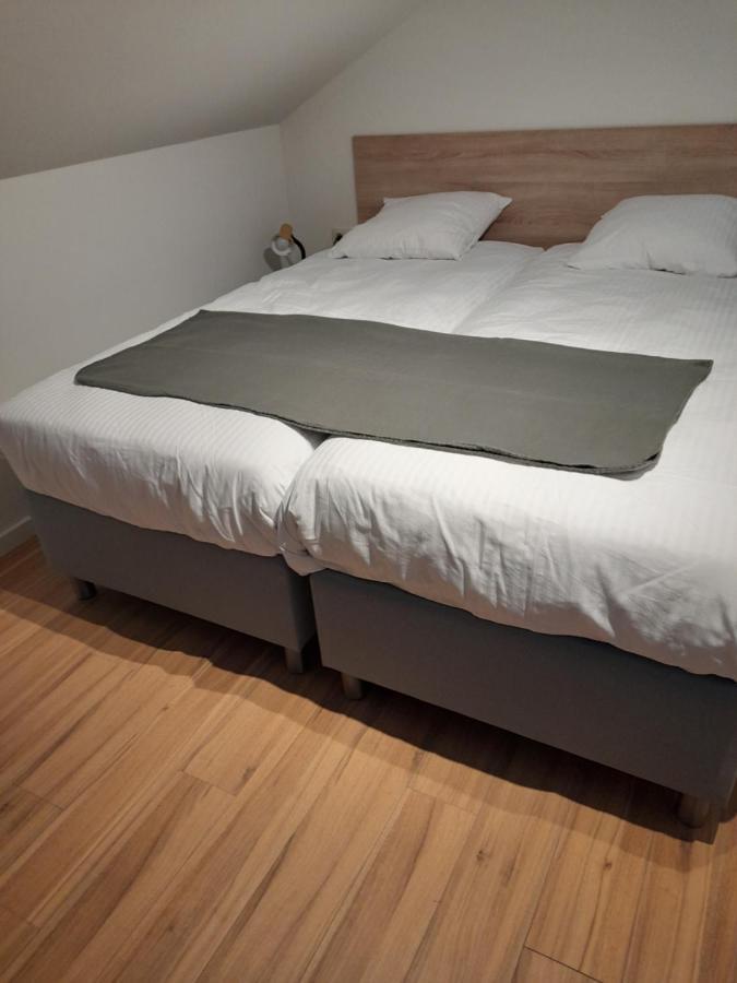 NeerpeltDe Hoog Velden 13アパートメント エクステリア 写真